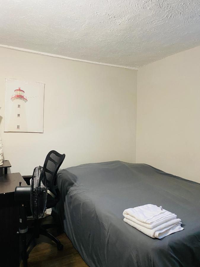 Lovely II Space Share A Room East York Canada Toronto Exterior foto